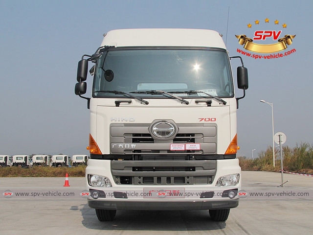 Front view of 6X4, 380HP, Tractor Head, HINO